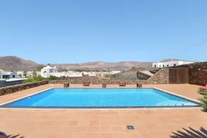 Beautiful Villa La Petit with Pool, Terrace, Garden and Wi-Fi - Image 2
