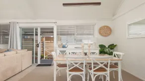 Little Kingsley Beach House - Image 5