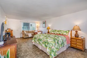 @ Marbella Lane - Breezy Studio@Diamond Head Beach Hotel - Image 2