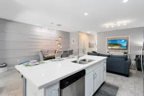 Luxury Town Home With Splash Pool in Solara Resort townhouse - Image 5