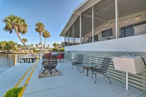 Boat Dock & Porch: Riverfront Retreat in Homosassa - Image 2