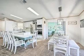 Boat Dock & Porch: Riverfront Retreat in Homosassa - Image 5