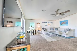Boat Dock & Porch: Riverfront Retreat in Homosassa - Image 3