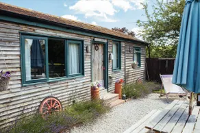Comfort-Cabin-Private bathroom-Cherry Picke - Image 2