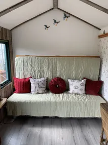 Comfort-Cabin-Private bathroom-Cherry Picke - Image 4