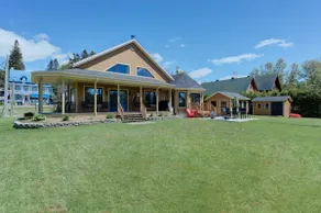 On the shores of St-Maurice | Spa & Private Dock, skiing - Image 4