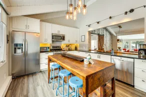Modern Mountain Escape on Golf Course w/ Hot Tub! - Image 2