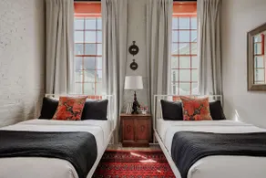 Luxury Historic Home Near to Downtown - Image 4