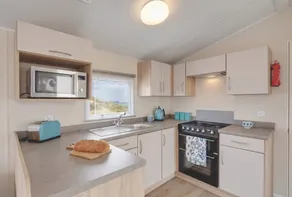 Caravan - Sleeps6-Pet friendly-Parking Available - Image 3