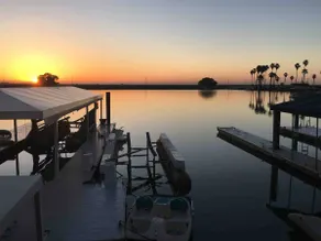 Marlin Cove Pet Friendly Waterfront Retreat - Image 2