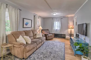 Enchanting Family House w/ Balcony < 3 Mi to WVU! - Image 3