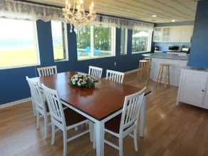 The Life Aquatic - Gorgeous Lakefront Home with Kayaks Included! - Image 4