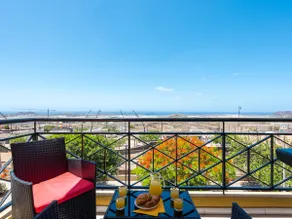 2M Parque la Reina Elegant View - Image 5