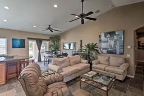 Sun-Soaked Colorado River Haven - Walk to Beaches! - Image 3