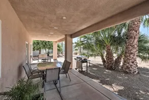 Sun-Soaked Colorado River Haven - Walk to Beaches! - Image 2