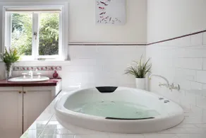 Koovelly Spa Villa - Romantisk Getaway - Image 4
