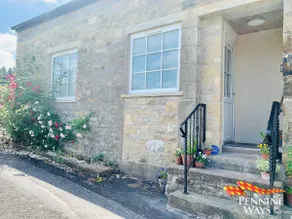 The Boat House, Spacious Village Apartment - Image 2