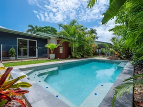 Mango Wood Villa Tropical Coastal living - Image 2
