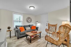 Walk Downtown | Parkside | City View | Beautifully Remodeled - Image 4