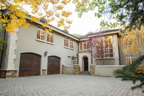 Luxury Warm Springs River Home - Image 3