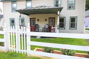 Beautiful Village Home, Short Walk to Restaurants, Shops, On Shuttle Route - Image 3