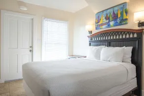 Sea Breeze - One Block from Duval Street - Image 3