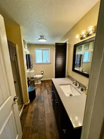 Centrally Located Redmond Retreat with Pool Table - Image 3