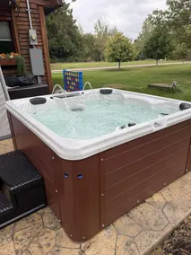 City Cabin; Hot Tub, 5 miles from Boyne Mountain! - Image 3