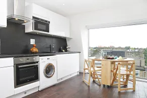 Penthouse with balcondy and Panoramic Views - Image 2