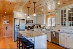 OE Beautiful modern log home on 17 acres private views fire pit Ping Pong AC - Image 3