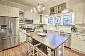 Country-Chic Cotter Home w/ Outdoor Living Space! - Image 3