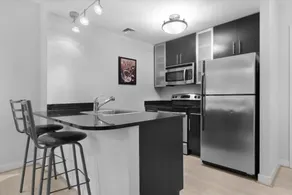 Amazing 1BR Apt | Full Kitchen | Pool | Laundry - Image 4