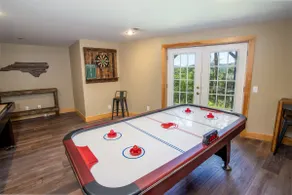 Mountain Lodge With Picturesque Views - Image 5