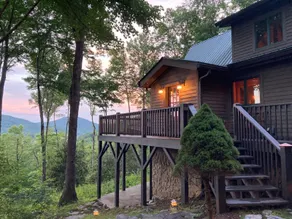 Mountain Lodge With Picturesque Views - Image 2
