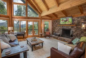 Mountain Lodge With Picturesque Views - Image 3