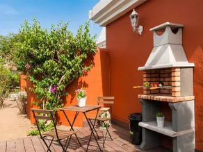 Flamboyant Tree Garden Holiday Home - Image 2