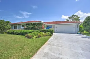 Family-Friendly Palm River Estates House! - Image 2