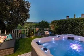 Villa Chianti, your Secret 4 Bedrooms Retreat with View over the Vineyards in Marcialla - Image 5
