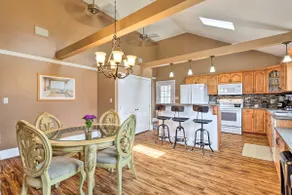 Coastal Abode w/ Beach Views, Walk to Beach & Bars - Image 5