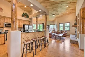 Torreon Townhome w/ Balcony: Hike, Fish & Unwind! - Image 4