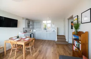 2 Beach Way House - Image 5