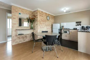 Executive King Apartment | With Breakfast - Image 3