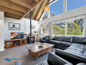 Snowy Chalet - Image 2