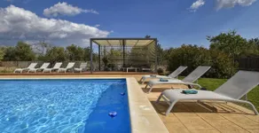 Impressive avant-garde villa for up to 10 people - Image 3