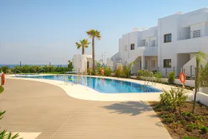 Voll ausgestattete Wohnung mit Garten, beheiztem Pool und Grill | Nah am Strand - Image 3