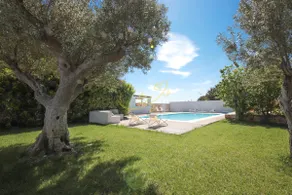 TD Villa Fico Jo Villa with Pool Lush Garden - Image 4