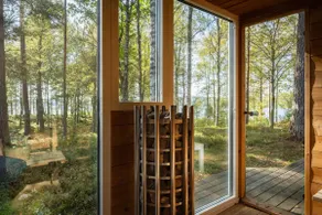 The Nabbe – Lake Escape w/ Sauna, Jacuzzi & Boats - Image 4