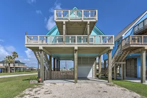 2 Blocks to Gulf: Surfside Beach Family Home! - Image 2