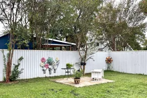 Walk to Georgetown Square. Home with large deck - Image 5