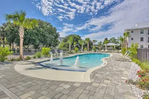 Bright Condo w/ Pool, 3 Blocks to Santa Rosa Beach - Image 3